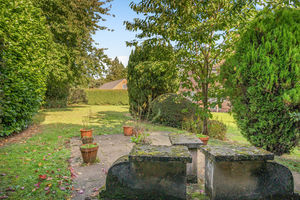 Photo 25- click for photo gallery